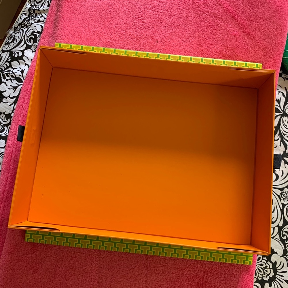 Tory Burch Box - Picture 4 of 4